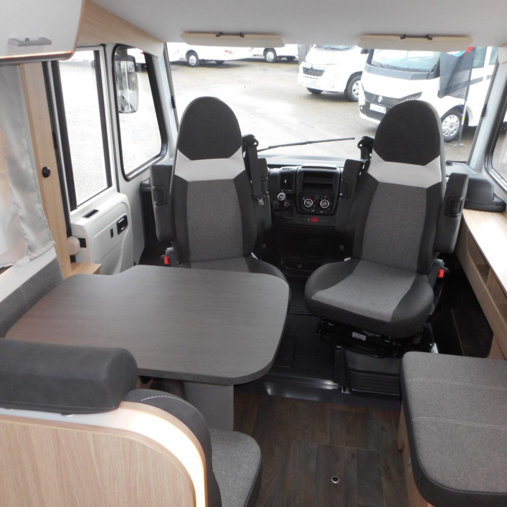 asientos giratorios de autocaravana Sunlight I68